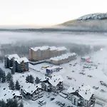 Le Lingonberry D7 Ski-in Ski-out By Aavalevi דירה לוי